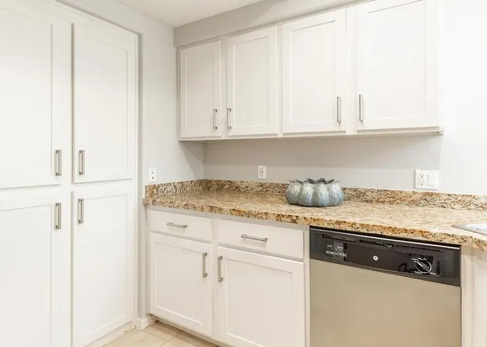 Landing Modern With Amazing Amenities Phoenix